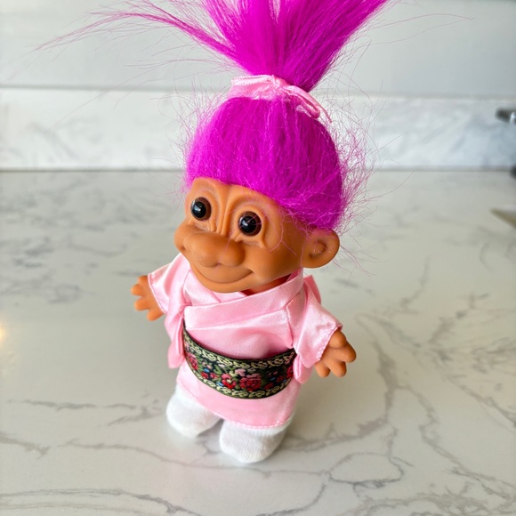 Russ Japanese Kimono Around The World Troll Doll, Vintage - Picture 5 of 6